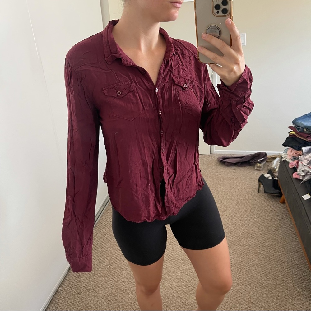 BRANDY MELVILLE BUTTON UP